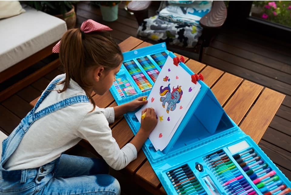 حقيبة الرسم الفني للاطفال - 208 قطعة (أزرق)+ رول تلوين هدية - KIDSBOX